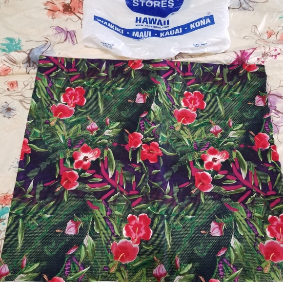 Joann Office Hawaiian Print Fabric 25 Yds Poshmark